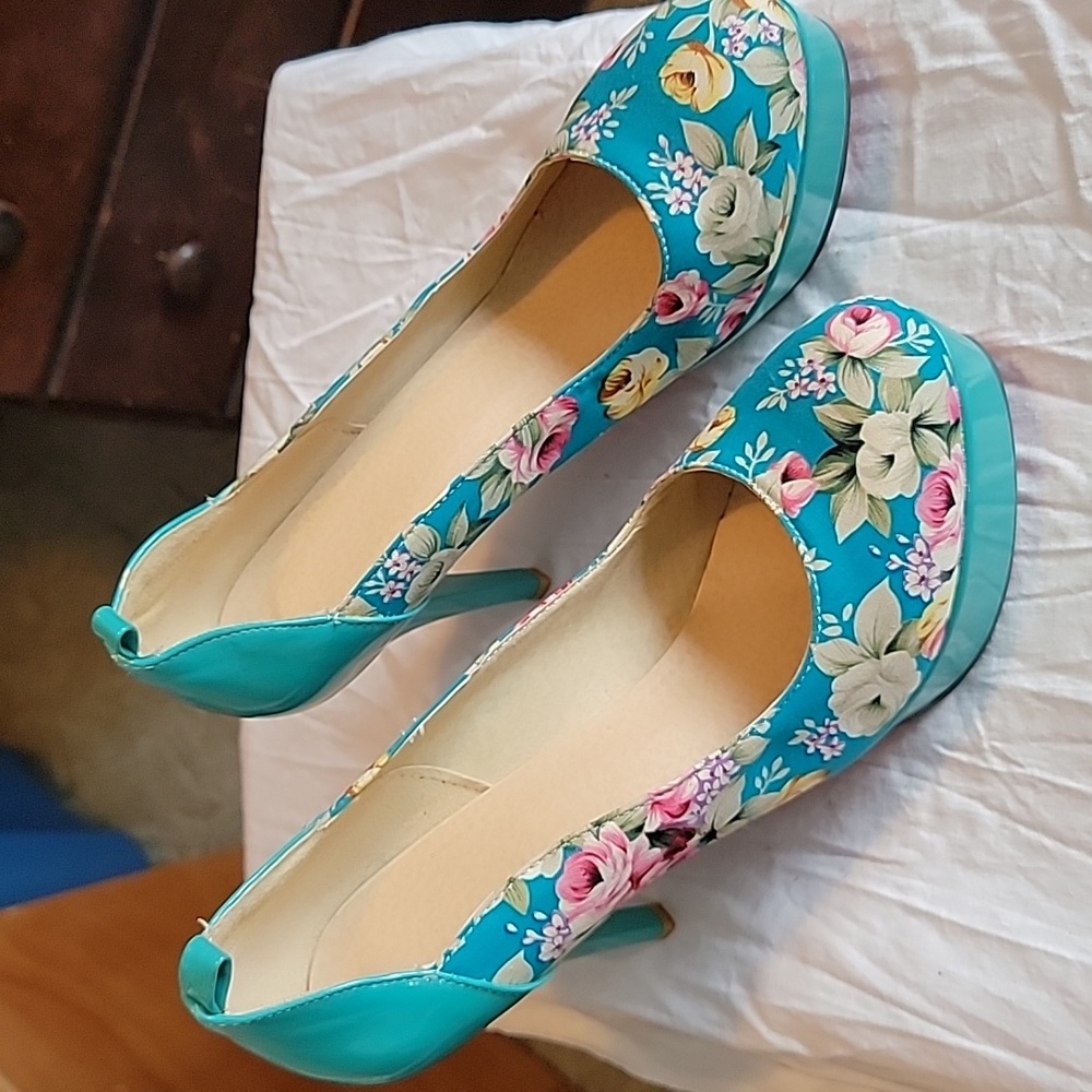 High heel shoes